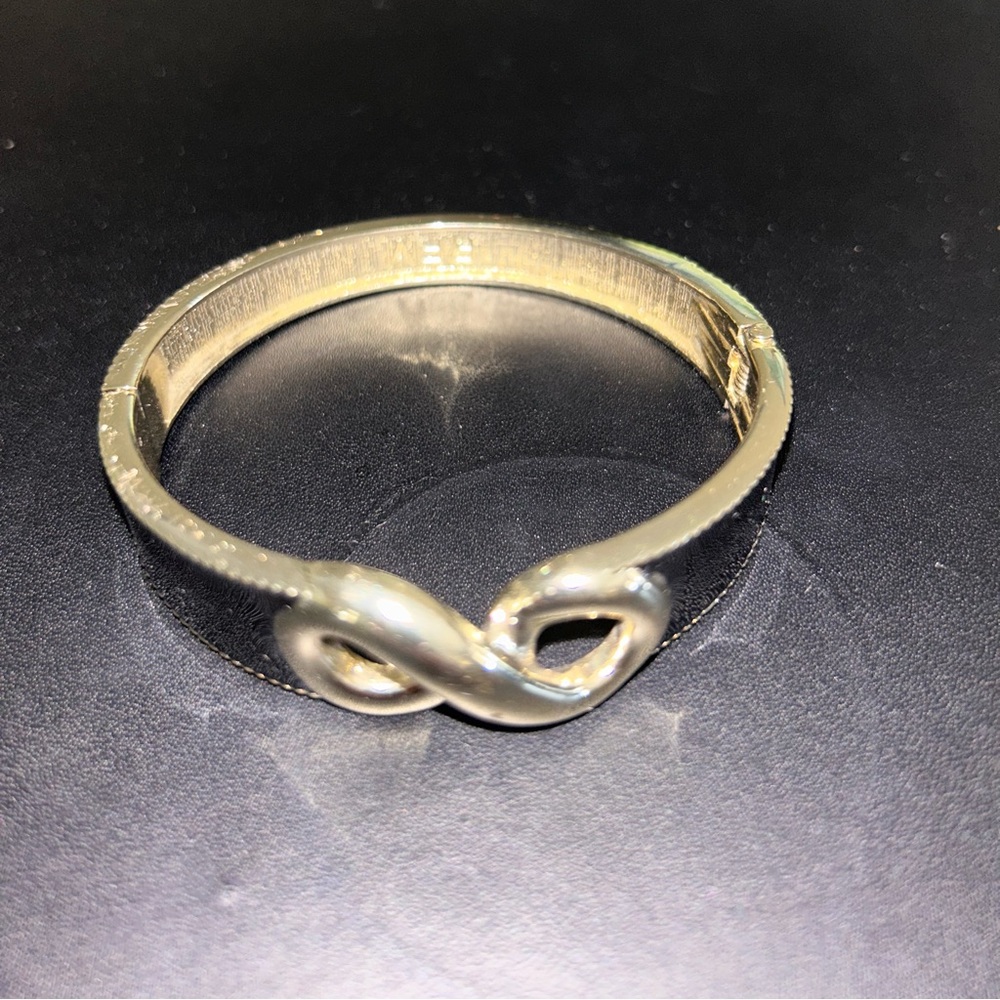 Joan Rivers Infinity Bracelet - Picture 4 of 4